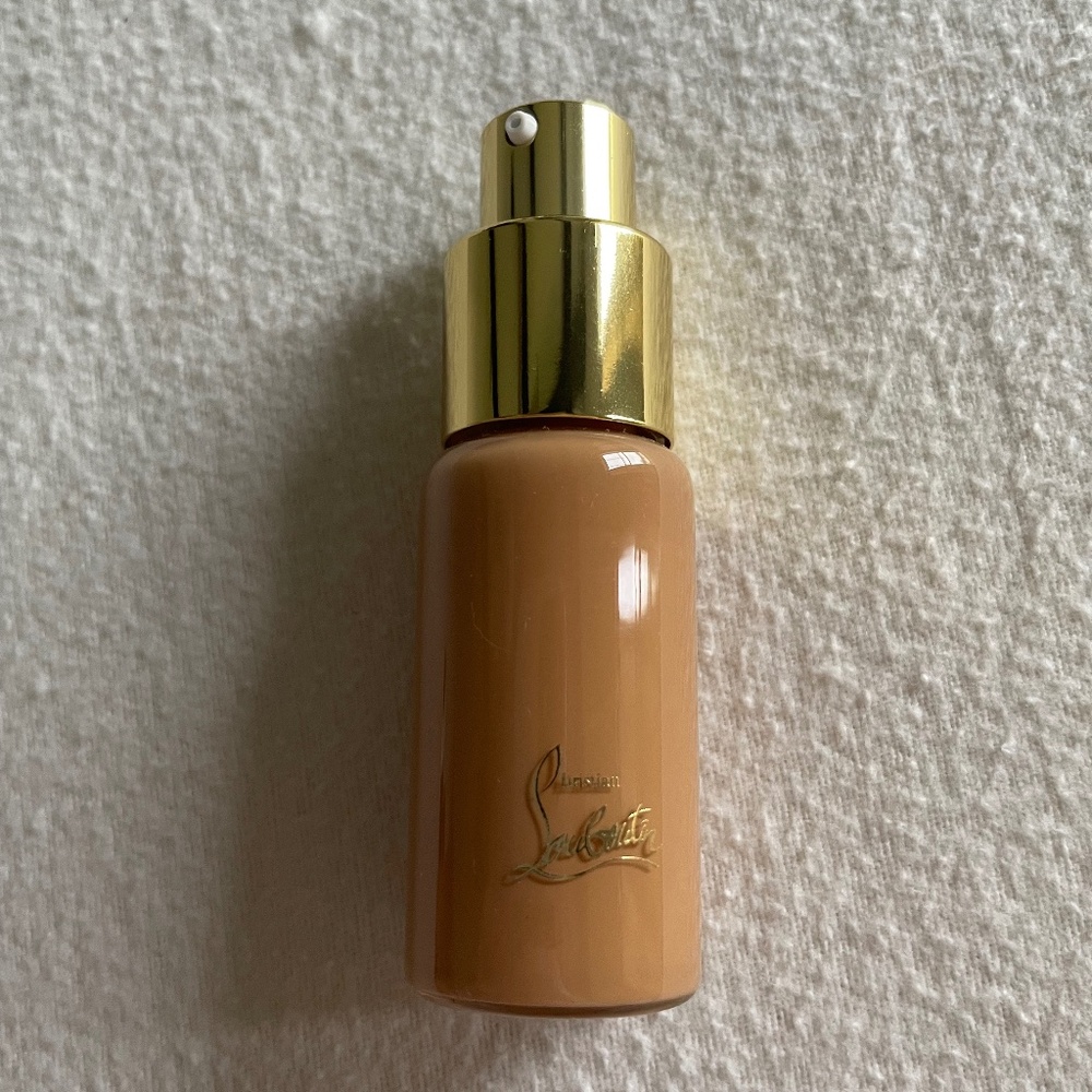 Christian Louboutin Le Fluide Fond de Teint Foundation in Amber Nude 45N